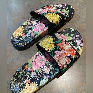 Johnny Was Metalli Pool Slide Sandals EUC Sz 9